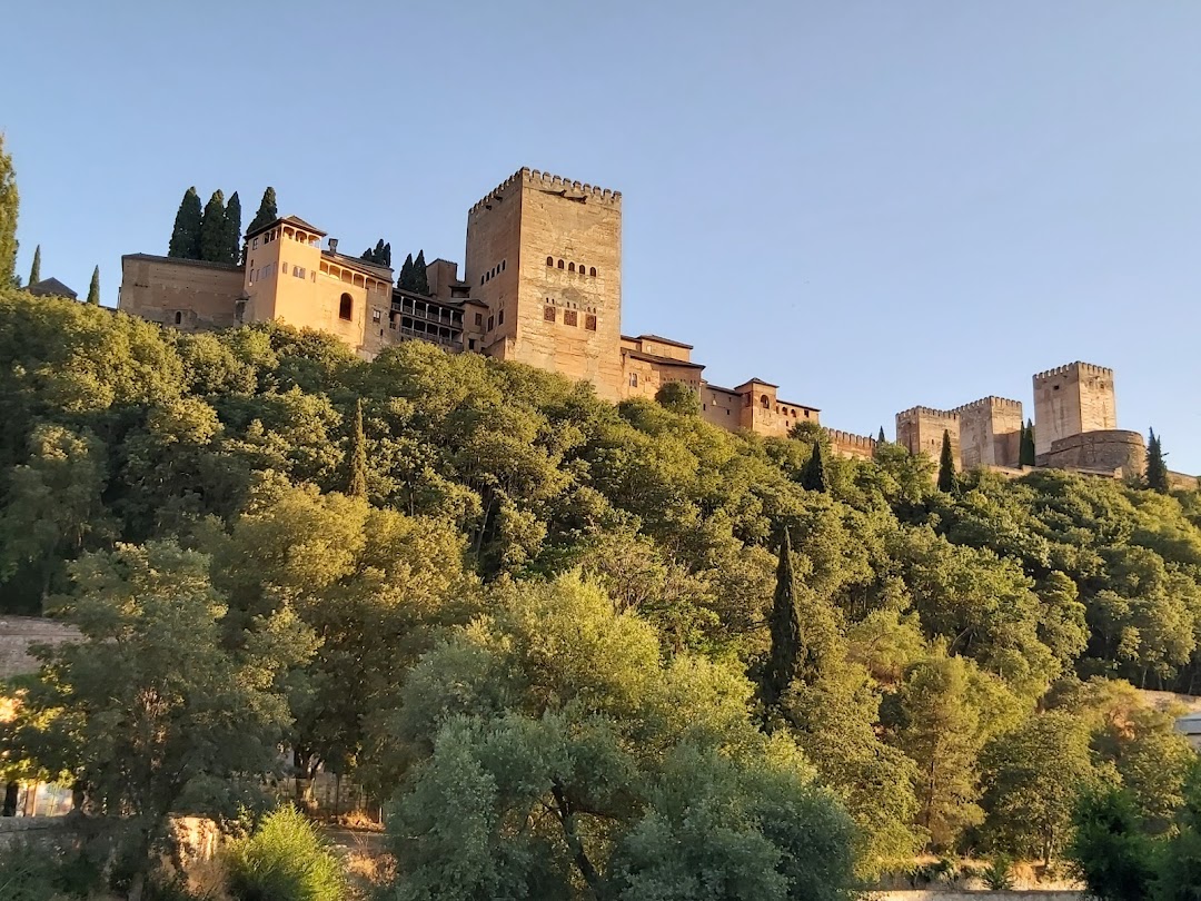 Carrera del Darro & Paseo de los Tristes
