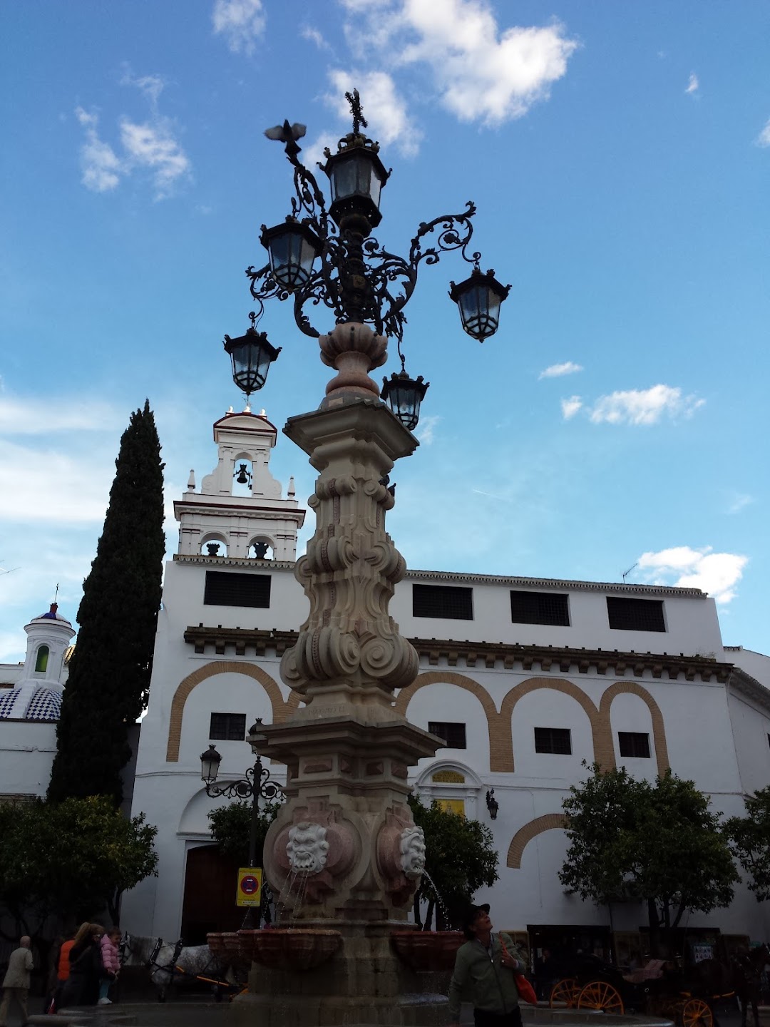 Plaza Virgen de los Reyes / Calle Mateos Gago